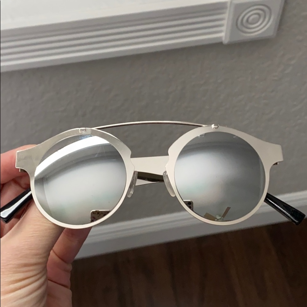 Sunglass Bundle - Picture 4 of 6